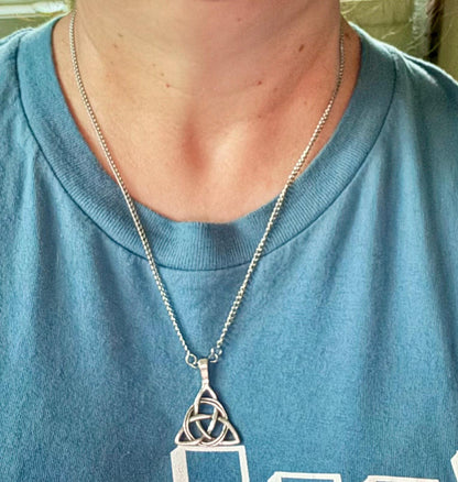 Celtic Knot Triquetra Pendant Necklace.